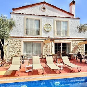Rebetiko Hotel